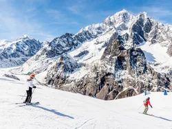 5074-Giornata all’insegna dello sci A Courmayeur